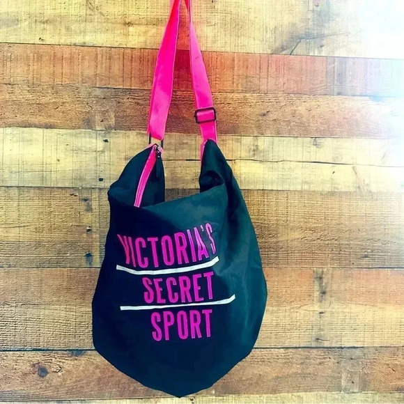 Victoria’s Secret Sports Nylon Bag - Picture 2 of 4
